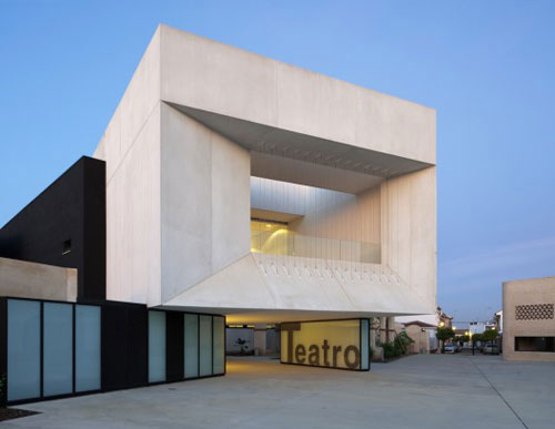 Almonte-Teatro-design-madness